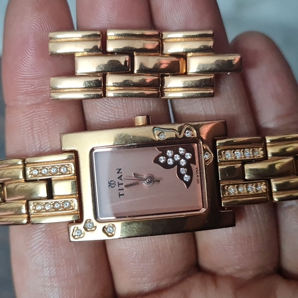 Titan watch. - Picture 9 of 9